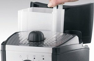Simple to clean thanks to a removable 35-ounce water tank